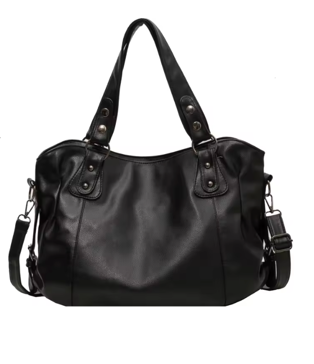 Élégant et pratique, le sac noir offre un grand espace de rangement pour accueillir un ordinateur portable, des documents et tous vos indispensables de la journée.